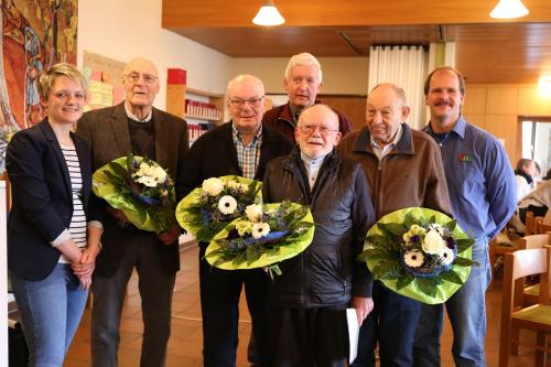 Ganz besondere Ehrung für Heinrich Kramer - Bunter Rückblick auf der Jahreshauptversammlung des CVJM Pivitsheide!